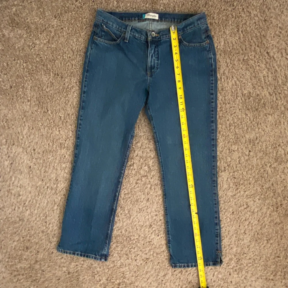 Women’s Wranglers size 11/12 x 30